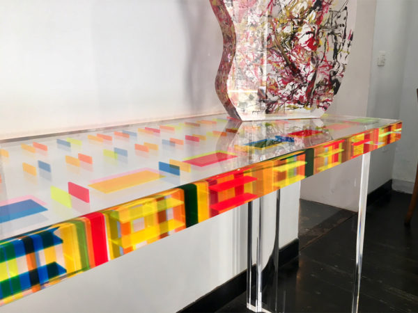 perspex console pixel by Poliedrica